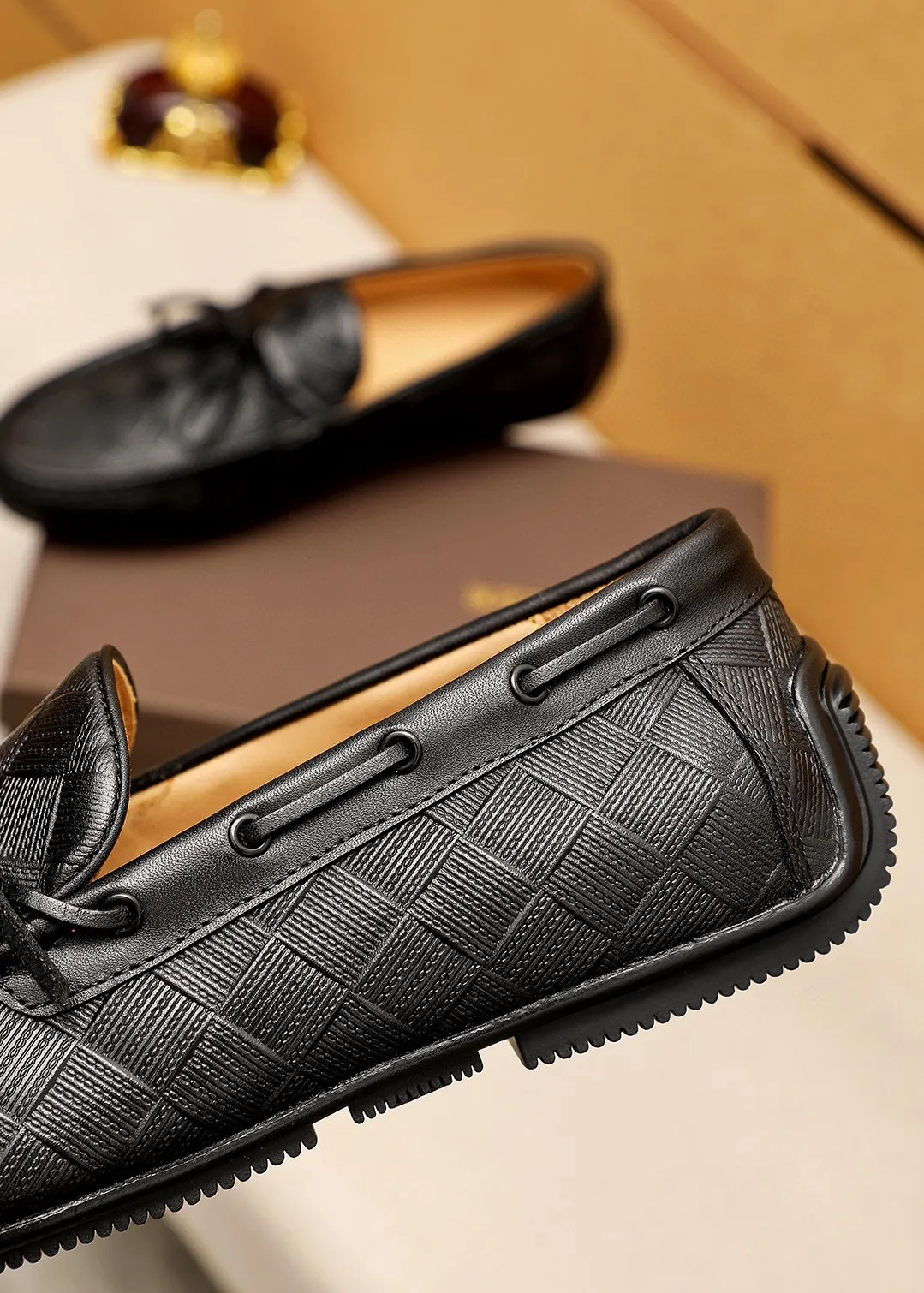 Men's Men's Shoes 💰: 420 💐BV Men's Slip-on Shoes® [BOTTEGA VENETA] Official website counter new model, one-to-one mold opening ⚠Italian calfskin embossed ➕Cow 🐂 leather lining. Driving slip-ons, available at counters, sizes 39-44 (38.45🉑️customized)